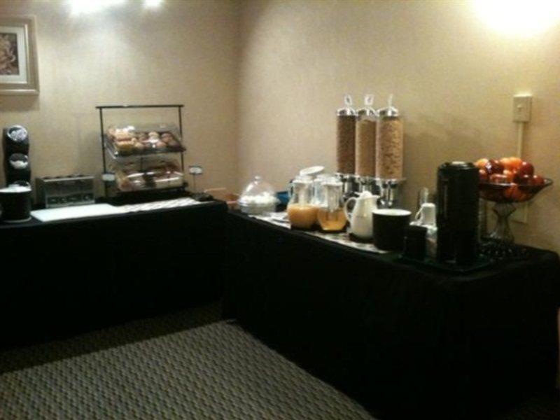 Comfort Inn Airport Winnipeg Esterno foto